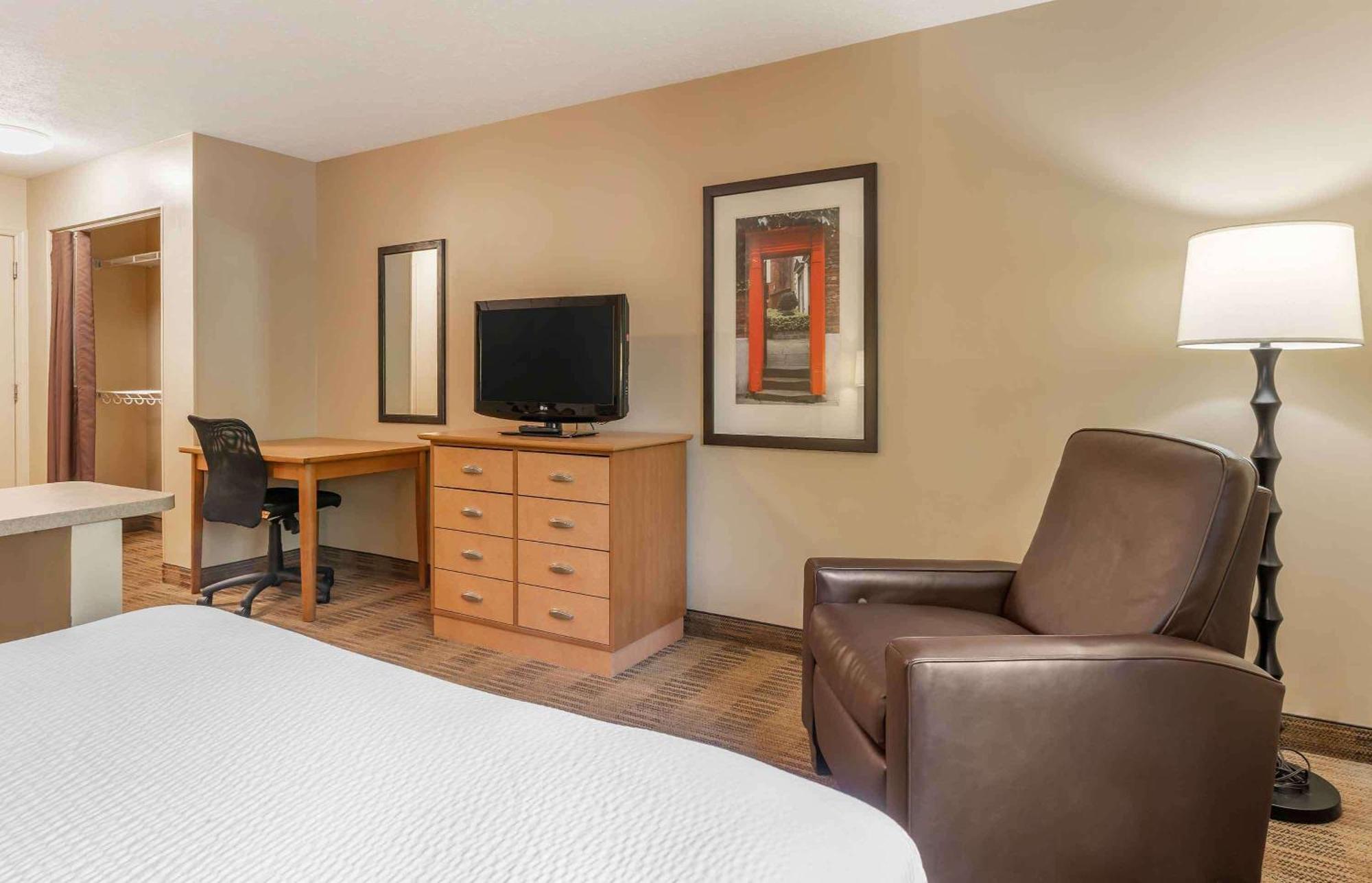 Extended Stay America Suites - Raleigh - Cary - Harrison Ave Ngoại thất bức ảnh