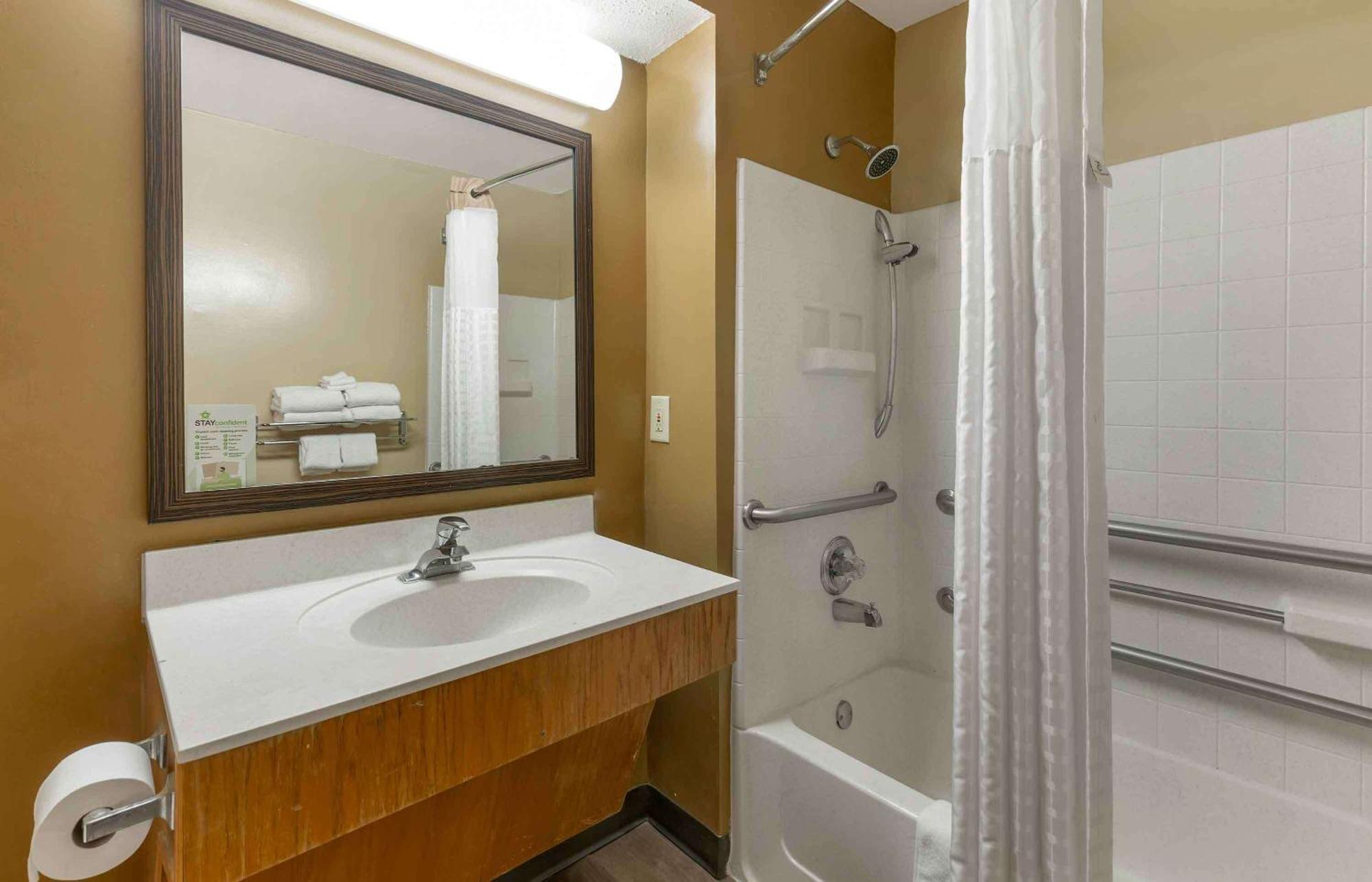 Extended Stay America Suites - Raleigh - Cary - Harrison Ave Ngoại thất bức ảnh