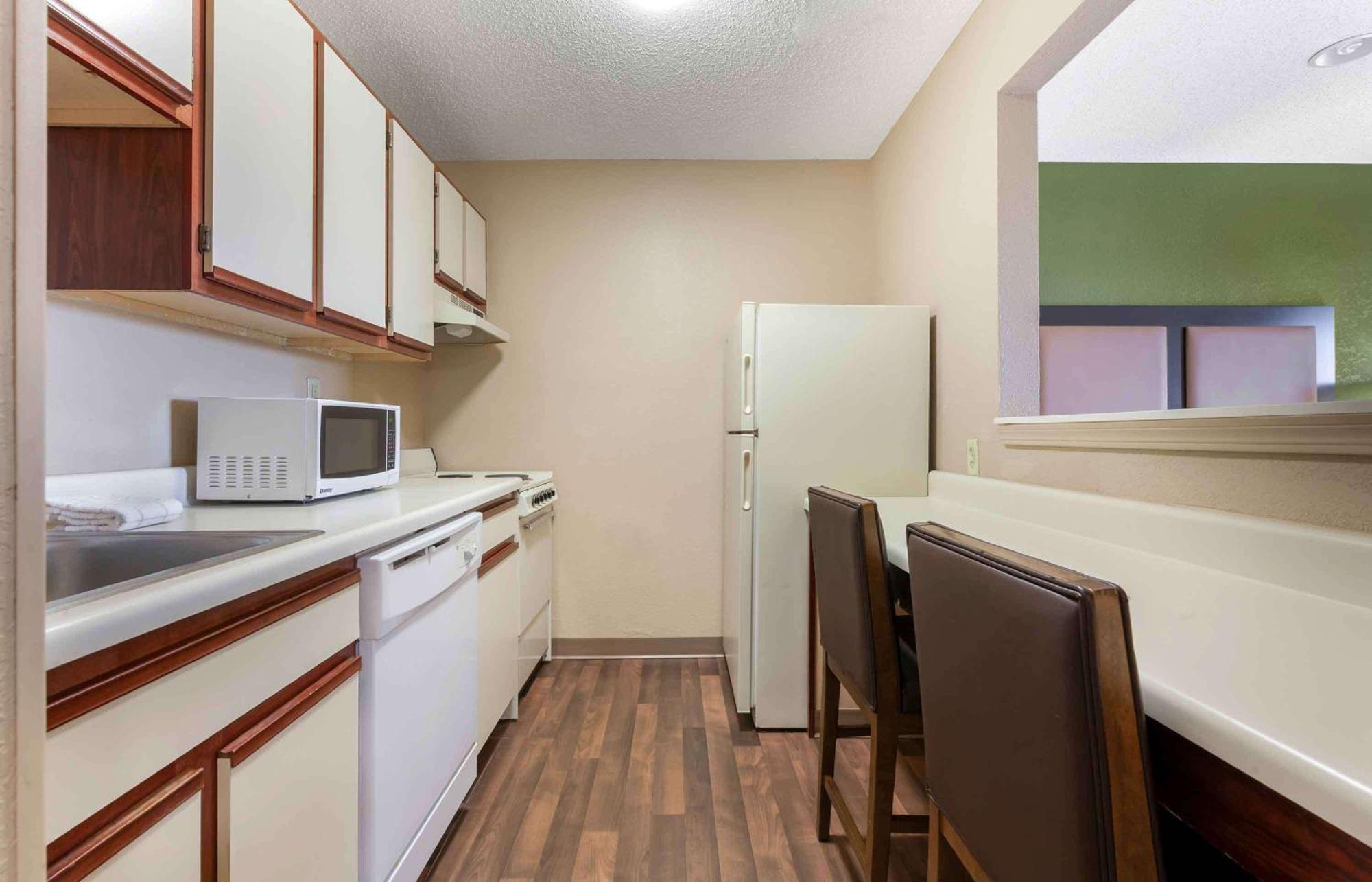 Extended Stay America Suites - Raleigh - Cary - Harrison Ave Ngoại thất bức ảnh