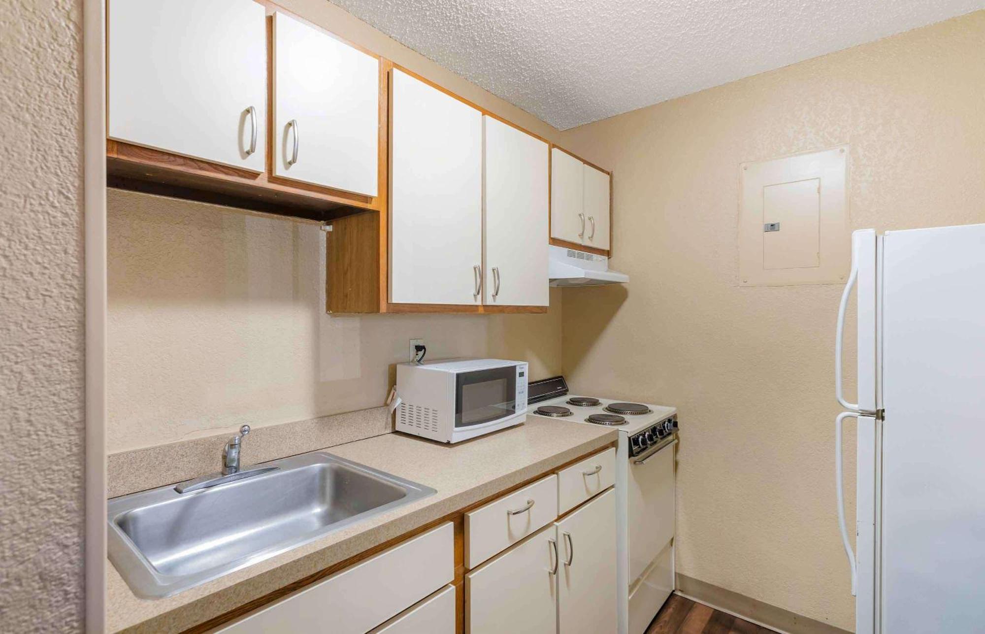 Extended Stay America Suites - Raleigh - Cary - Harrison Ave Ngoại thất bức ảnh